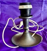 Lampa na stolik nocny także do salonu