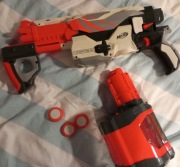 Różne pistolety/karabiny NERF