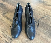 Krótkie botki na obcasie Vero Cuoio, włoskie, skórzane, rozmiar 39