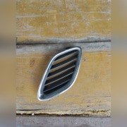 Atrapa grill nerka przód prawa SAAB 93