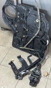 Chrysler Pacifica podnośnik szyby boczek tylnych prawych drzwi 3040965