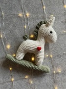 Konik na biegunach wykonany na szydełku handmade