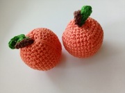 owoce i warzywa na szydełku Amigurumi -brzoskwinia