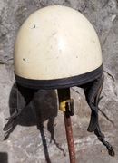 Stary kask motocyklowy z czasów PRL. 