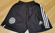 Manchester United - Adidas - spodenki roz. 152