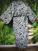 Nowe Kimono z jedwabiu z Bali,  egzotyczne ,dom, szlafrok ,długość 120 cm