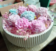 Box z świec w kształcie kwiatow