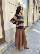 Sweterek ręcznie robiony migdałowo-granatowu, alpaka z wełną merynos