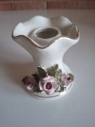 Świecznik porcelanowy vintage z różami – ręcznie zdobiony