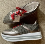 Bugatti sneakersy rozm. 42 na stopy ~27 cm