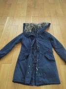 długa kurtka parka z kapturem Amisu rozm 34/ 36 XS /S