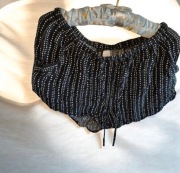 Czarne krótkie spodenki H&M w kropeczki r S 36 kieszenie szorty