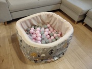 Suchy basen z kulkami