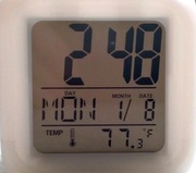 BUDZIK KOSTKA ŚWIECĄCY TERMOMETR ZEGAR na części