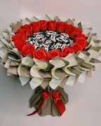 Bukiet na podstawie :krówki +róże mydlane 