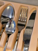 Walizka sztućców Höffner czarna 