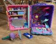 Lalka Polly Pocket walizka wakacyjny kurort HKV 43