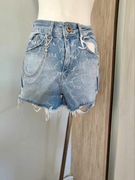 Szorty damskie jeansowe jasnoniebieskie i8 Denim łańcuszek cyrkonie S/36