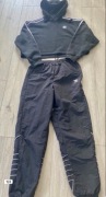 Komplet Adidas w rozmiarze S-XS, stan normalny