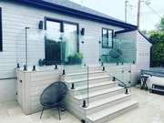 BALUSTRADA SZKLANA NA SPIGOTACH