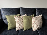 Poszewki dekoracyjne na poduszki (jaśki) kwiatowe wiosenne zielone