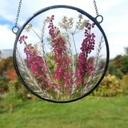 Witraż, dekor, suszone kwiaty wrzos