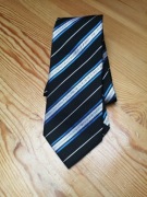 Czarny krawat w paski 