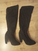 Buty damskie zamszowe na obcasie Atmosphere r.42