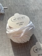 Cardiff Set Ball 3500 (kol. 01, biały) Ok. 230g (100% jedwab)
