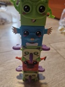 Śmieszne kolorowe figurki, ruchome elementy 