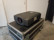 Projektor Christie LX100. Mapping Eventy 