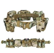 Pas taktyczny Artex w zestawie z akcesoriami.