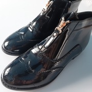 BOLSDEAR czarne lakierowane botki zamek r39