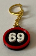 Brelok numeryczny do kluczy 69 z zawieszką pozłacaną druk3d