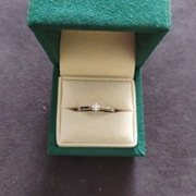 Pierścionek z diamentem