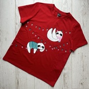 Czerwony t-shirt z nadrukiem koszulka świąteczna leniwiec christmas pieces
