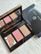Bobbi Brown Sculpt & Glow Palette w odcieniu Light