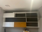 Duży regał wiszący, półka zamykana 