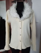 Sweterek zapinany kołnierz futerko 