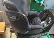 Fotelik samochodowy dziecięcy z bazą ISOFIX obrotowy BRITAX romer 0-18kg.