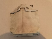 Nietypowy brytyjski pokrowiec na manierkę