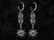 Kolczyki chainmaille ze słońcami wiszące gothic witchy dark academia