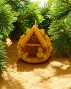 Świeca z wosku pszczelego Bombka Zimowa Chatka Zielony Świecownik