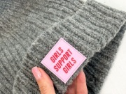 girls support girls czapka baenie wełna ciepła 