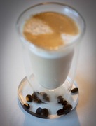 Prezent, Podkładki pod kubek z żywicy z ziarnami kawy