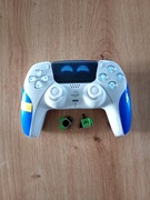 Pad PS5 dualsense, analogi TMR favor union, motyw astro bot happy