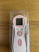 Femometer Bezdotykowy Termometr na Czoło – Różowy