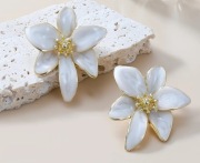Kolczyki kwiaty białe 