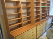 Meble do ekspedycji w aptece, drogerii, sklepie.