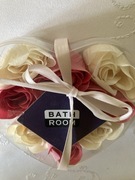 Mydlane Róże Serce Kwiaty Płatki Do Kąpieli 1kpl - 9 Róż Zapachowych